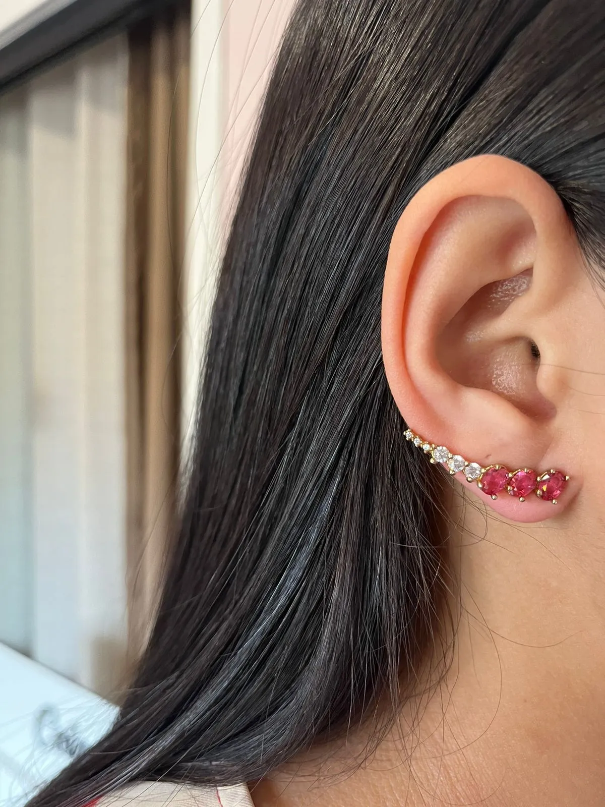 Brinco Ear Cuff Zircônia Rosa